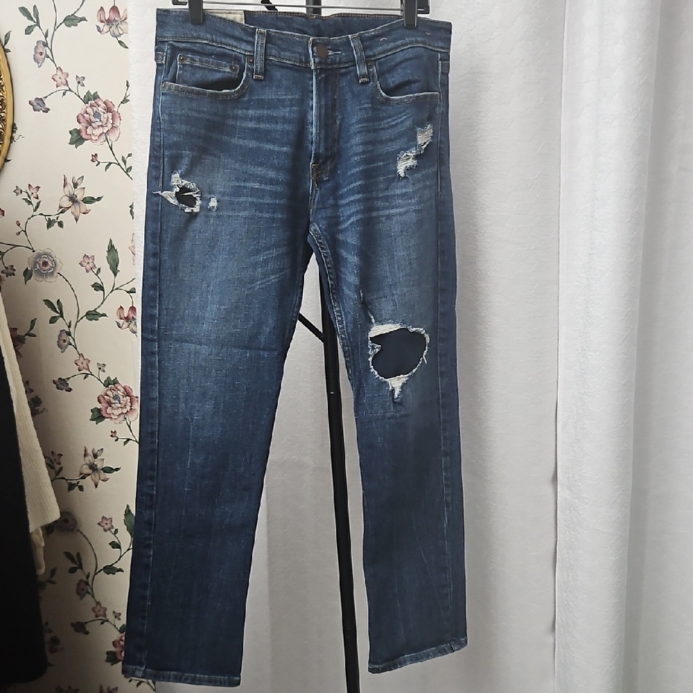 Hollister Men's Ripped Dark Blue Jeans